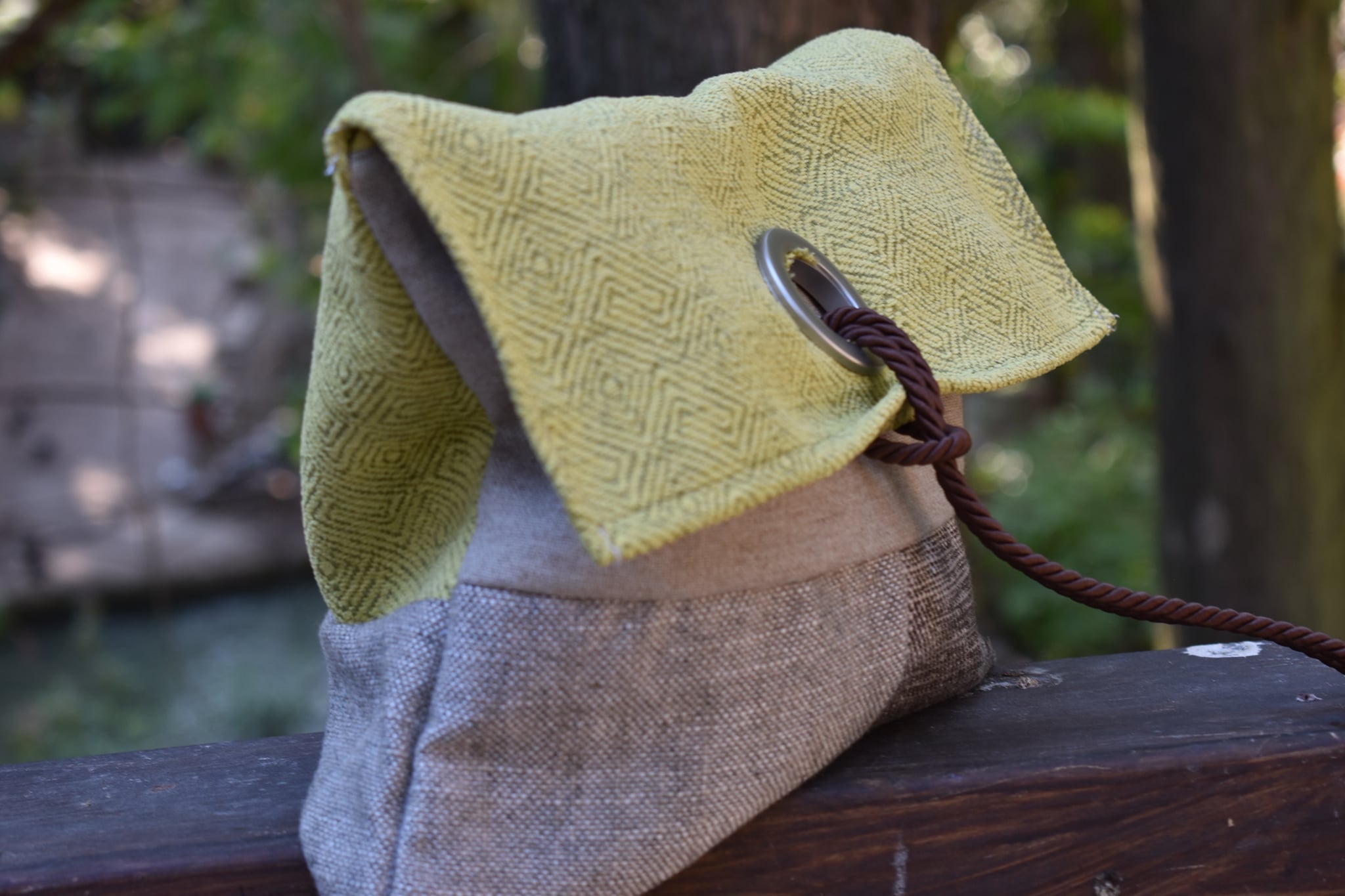 Χειροποίητη Τσάντα Ώμου – Κίτρινο & Μπεζ | Kallαίσθησις