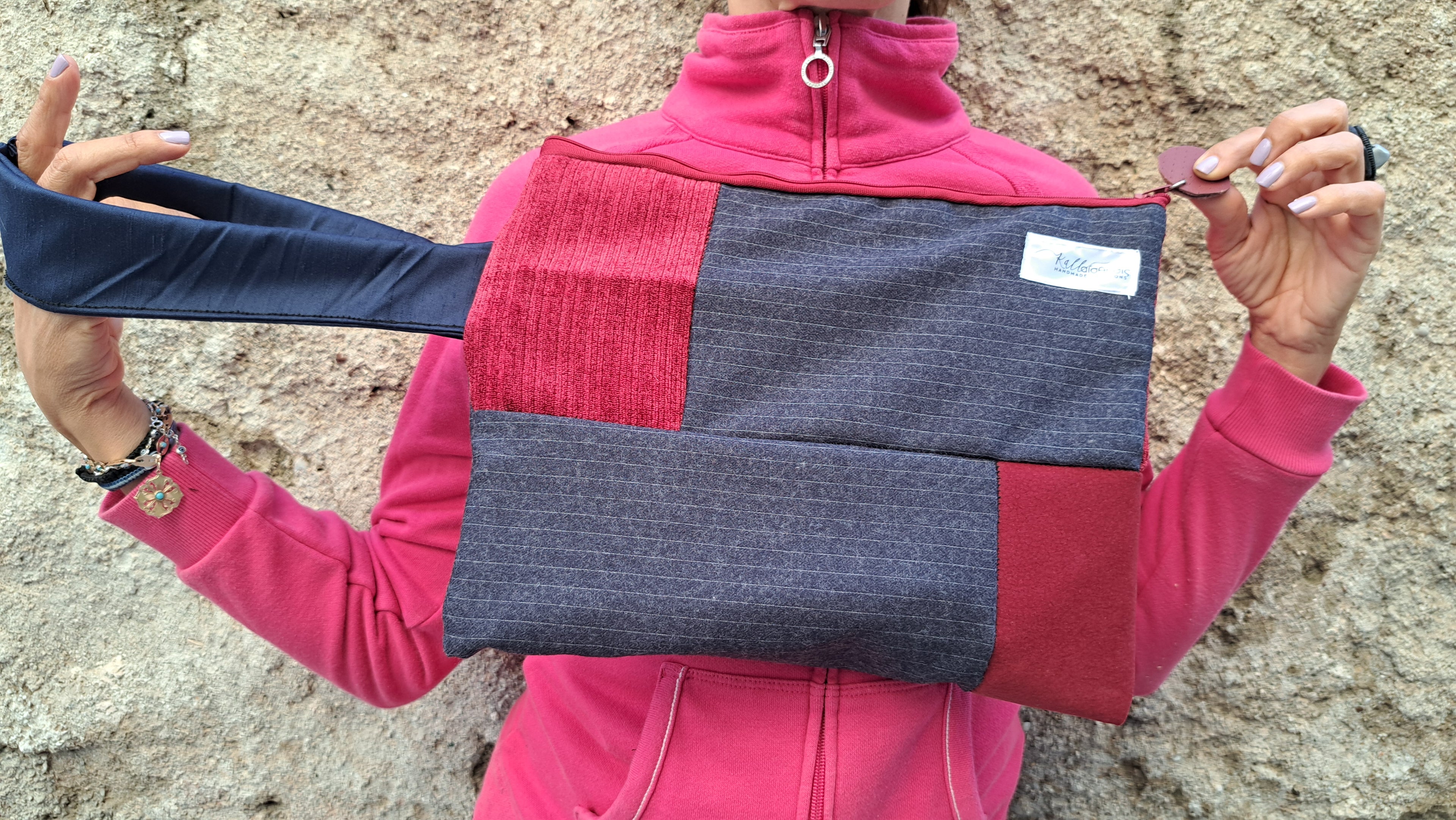 Τσαντάκι patchwork σε γκρι & μπορντό αποχρώσεις | kallαίσθησις