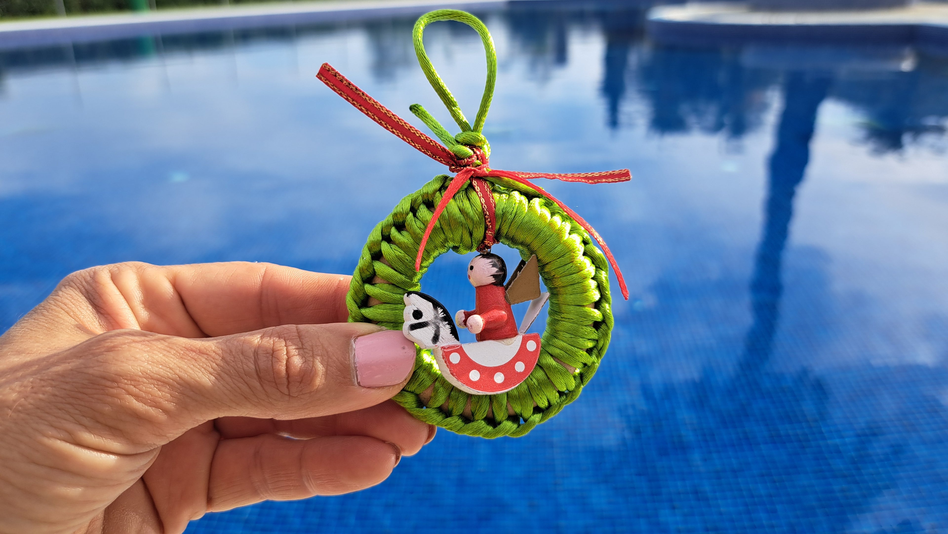 Χριστουγεννιάτικο στεφανάκι με ανθρωπάκι σε αλογάκι | kallαίσθησις