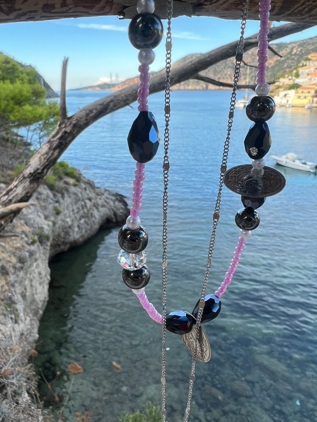 Μακρύ Χειροποίητο Κολιέ με Μαύρες & Ροζ Χάντρες | Kallαισθησις