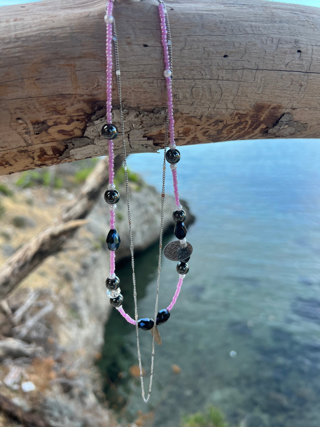 Μακρύ Χειροποίητο Κολιέ με Μαύρες & Ροζ Χάντρες | Kallαισθησις