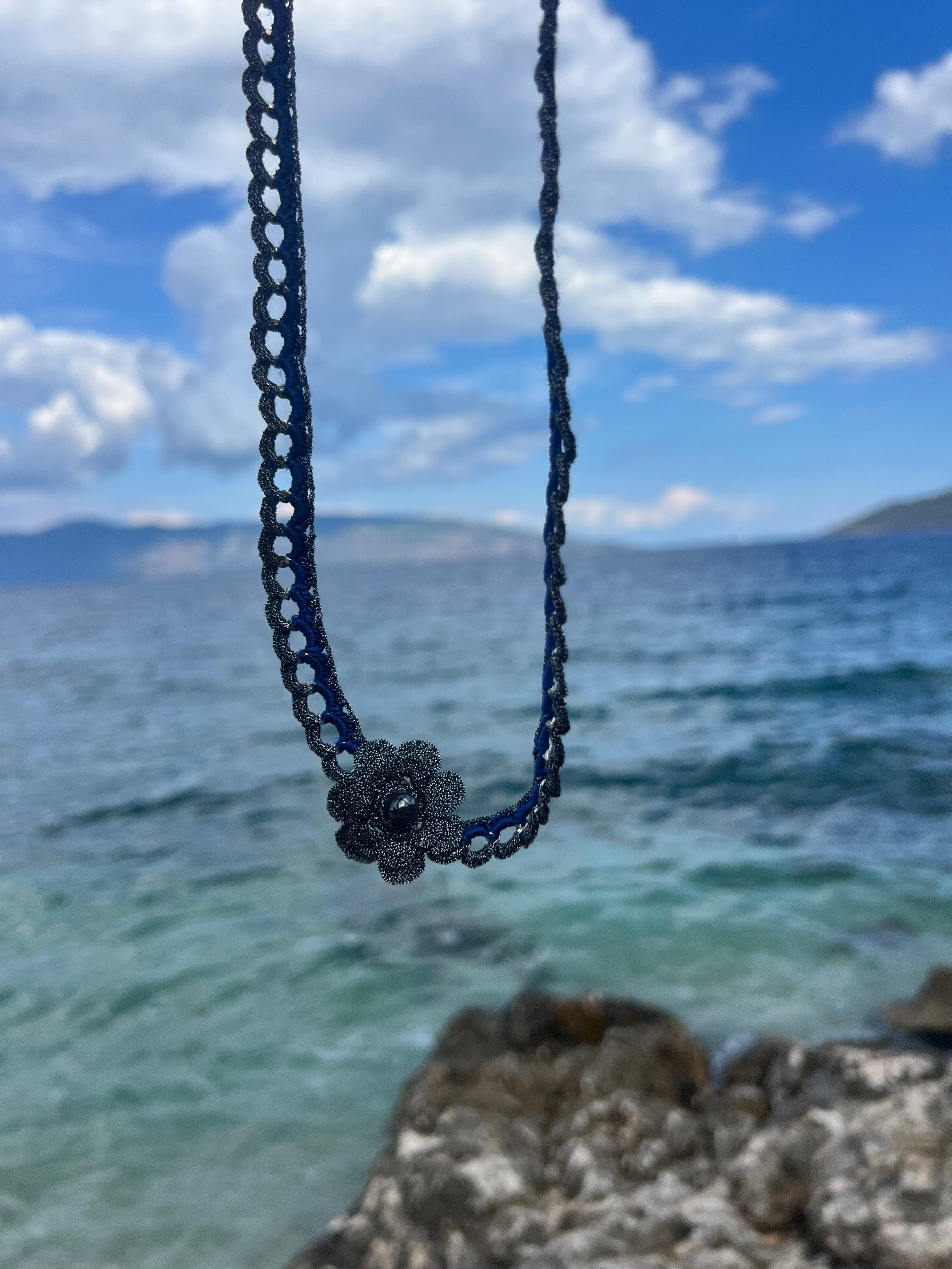 Χειροποίητο Σετ Βραχιόλι & Κολιέ με Δαντέλα & Μπλε Λεπτομέρειες | Kallαίσθησις