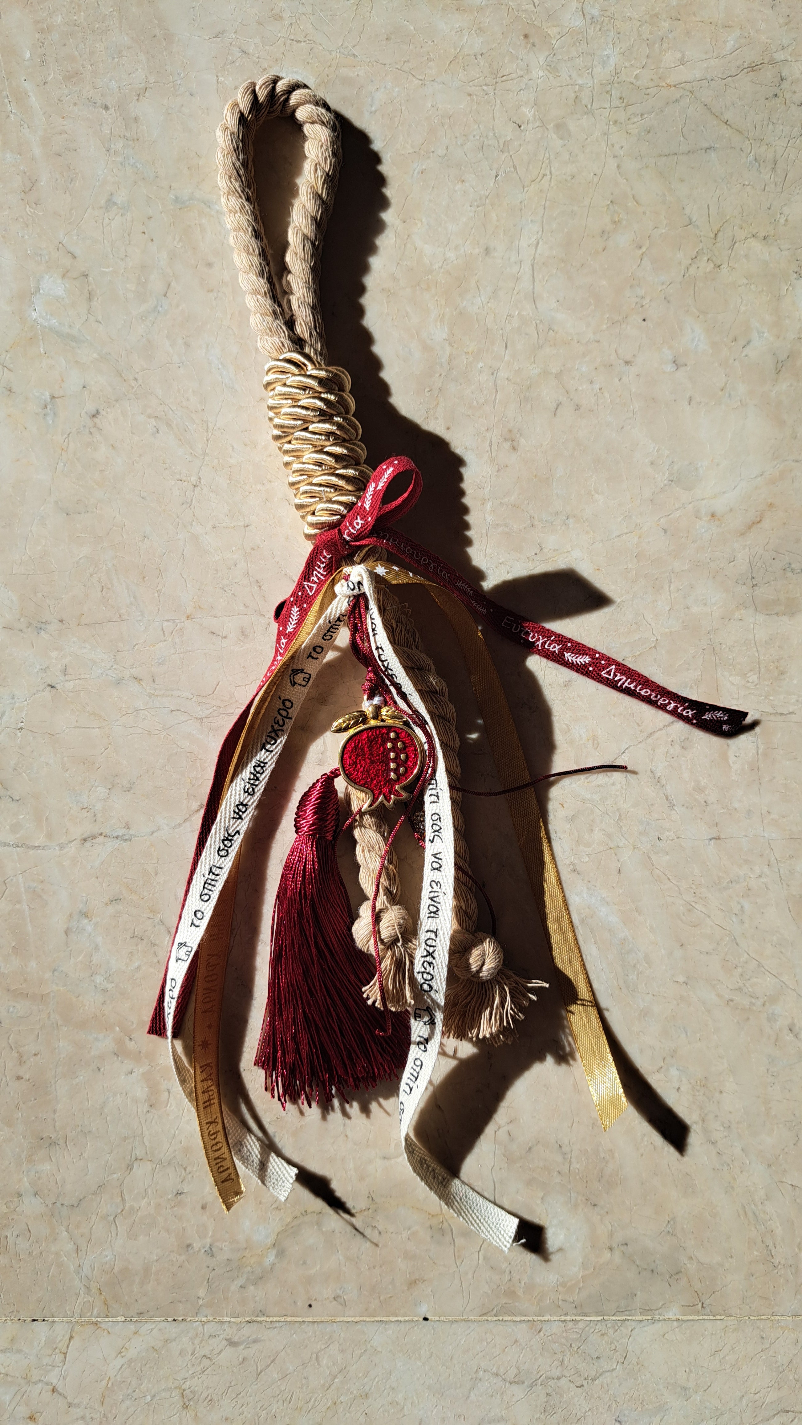 Γούρι με Ρόδι & Γιορτινές Κορδέλες | Kallαίσθησις