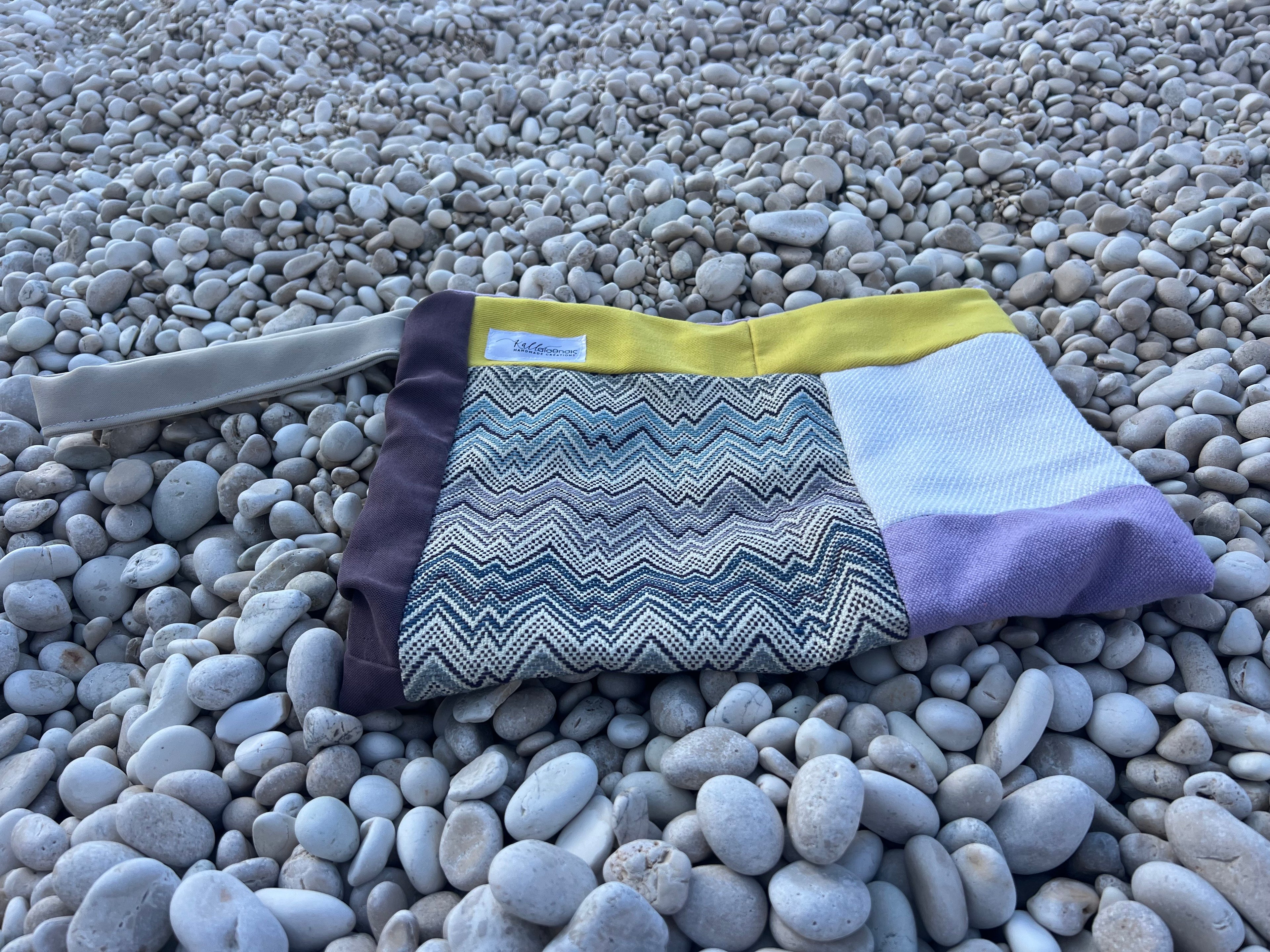 Χειροποίητο Υφασμάτινο ΤσαντάκιClutch με Πολύχρωμα Σχέδια | Kallαισθησις