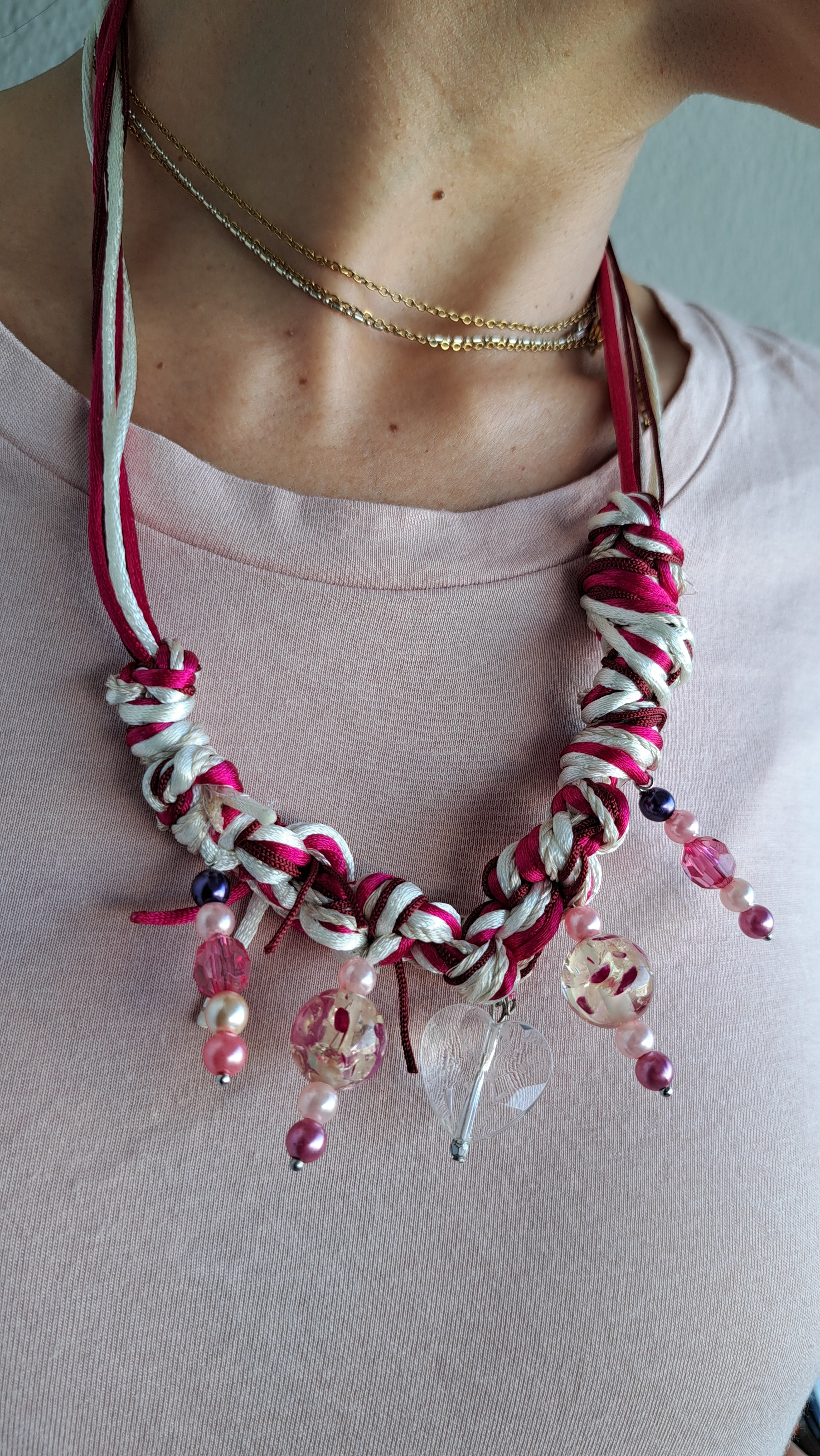Κολιέ με κορδέλες και ροζ χάντρες | kallαίσθησις