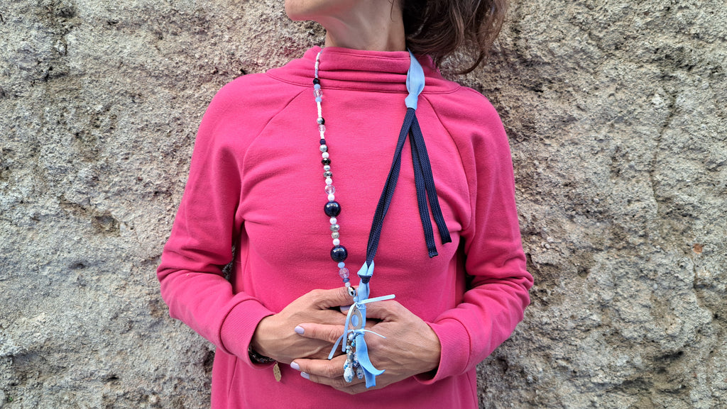 Κολιέ με μπλε χάντρες & σατέν κορδέλες | kallαίσθησις