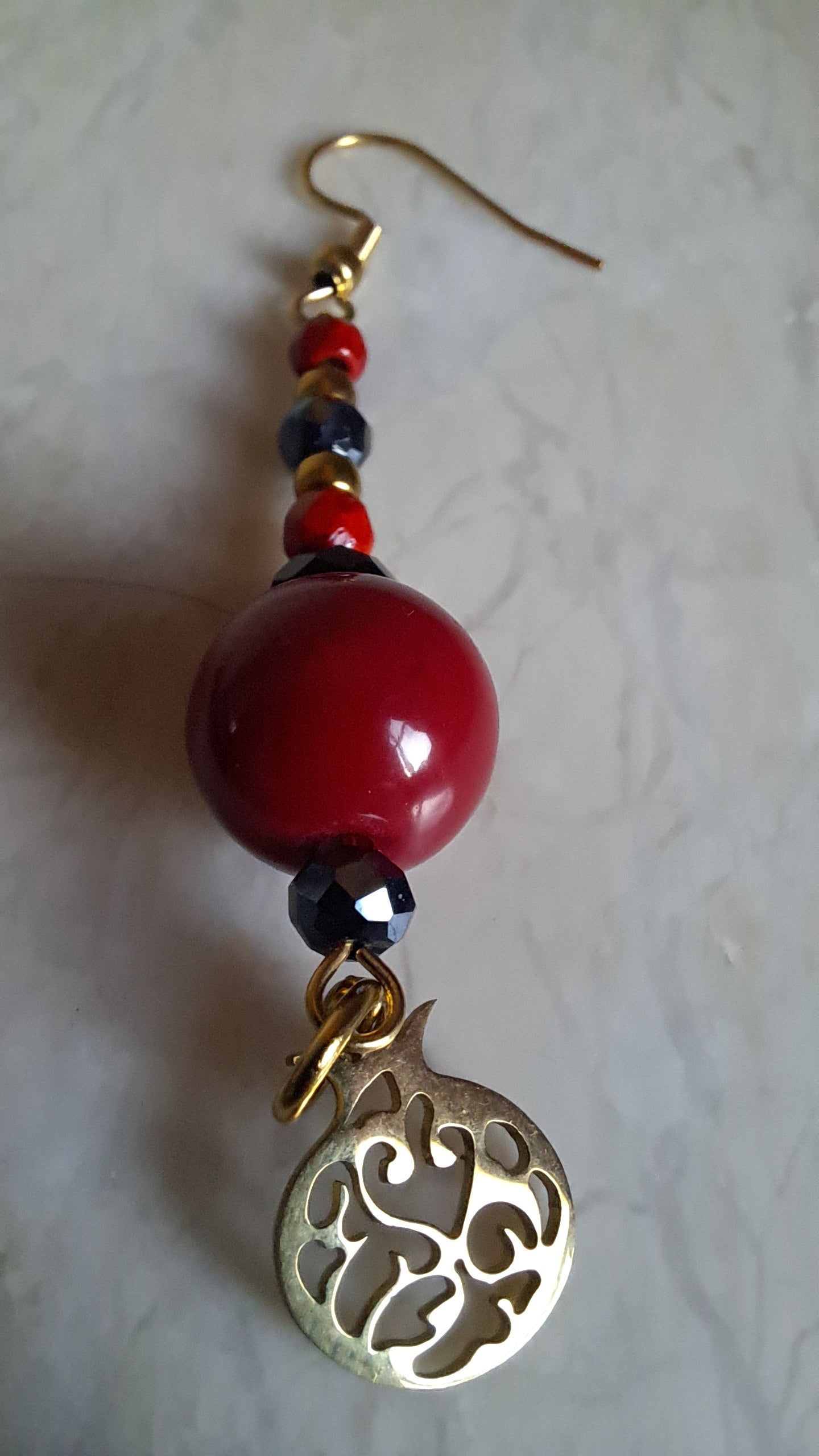 Κρεμαστά Σκουλαρίκια με Κόκκινη Πέρλα & Ρόδι | Kallαίσθησις