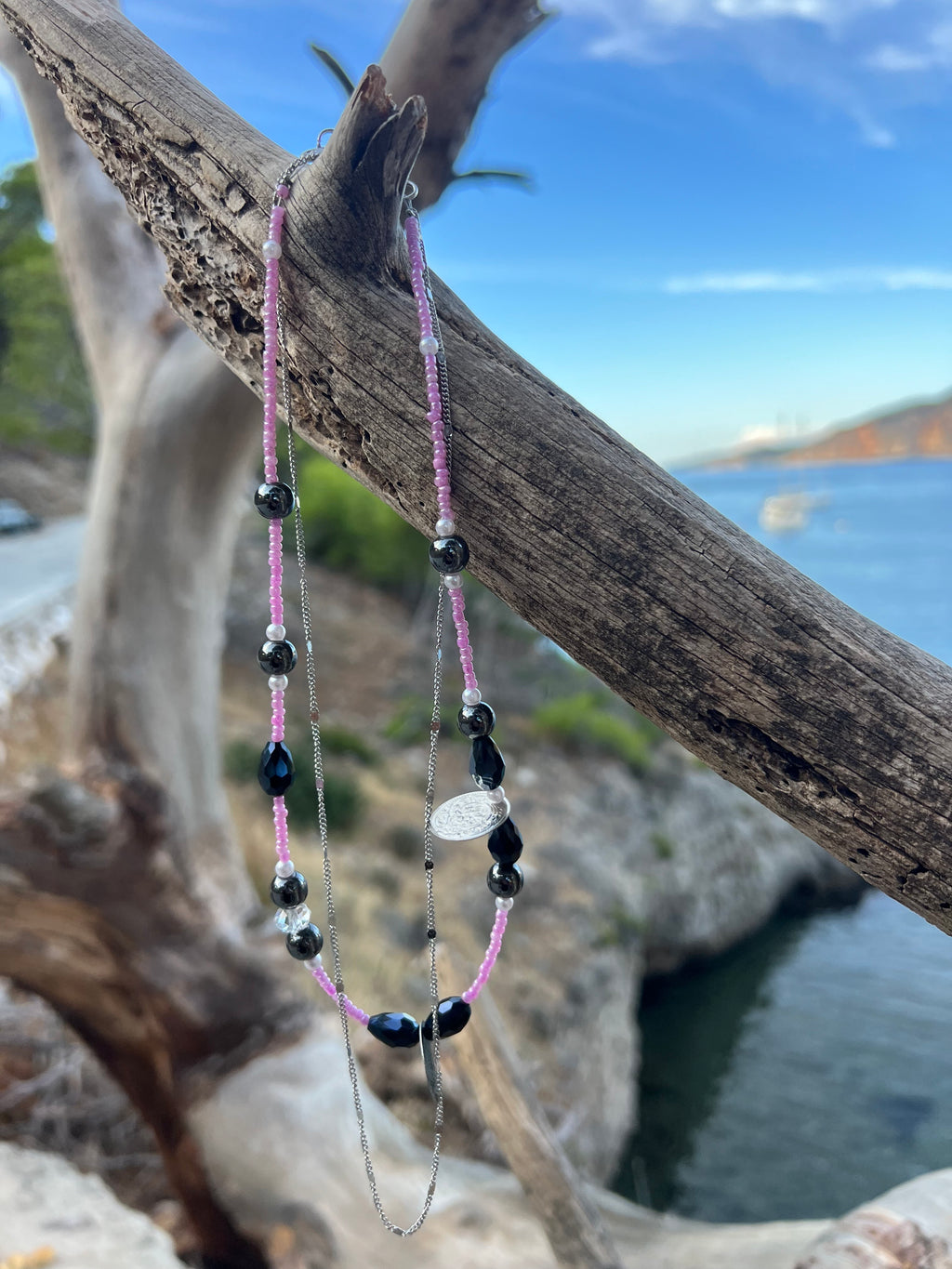 Μακρύ Χειροποίητο Κολιέ με Μαύρες & Ροζ Χάντρες | Kallαισθησις