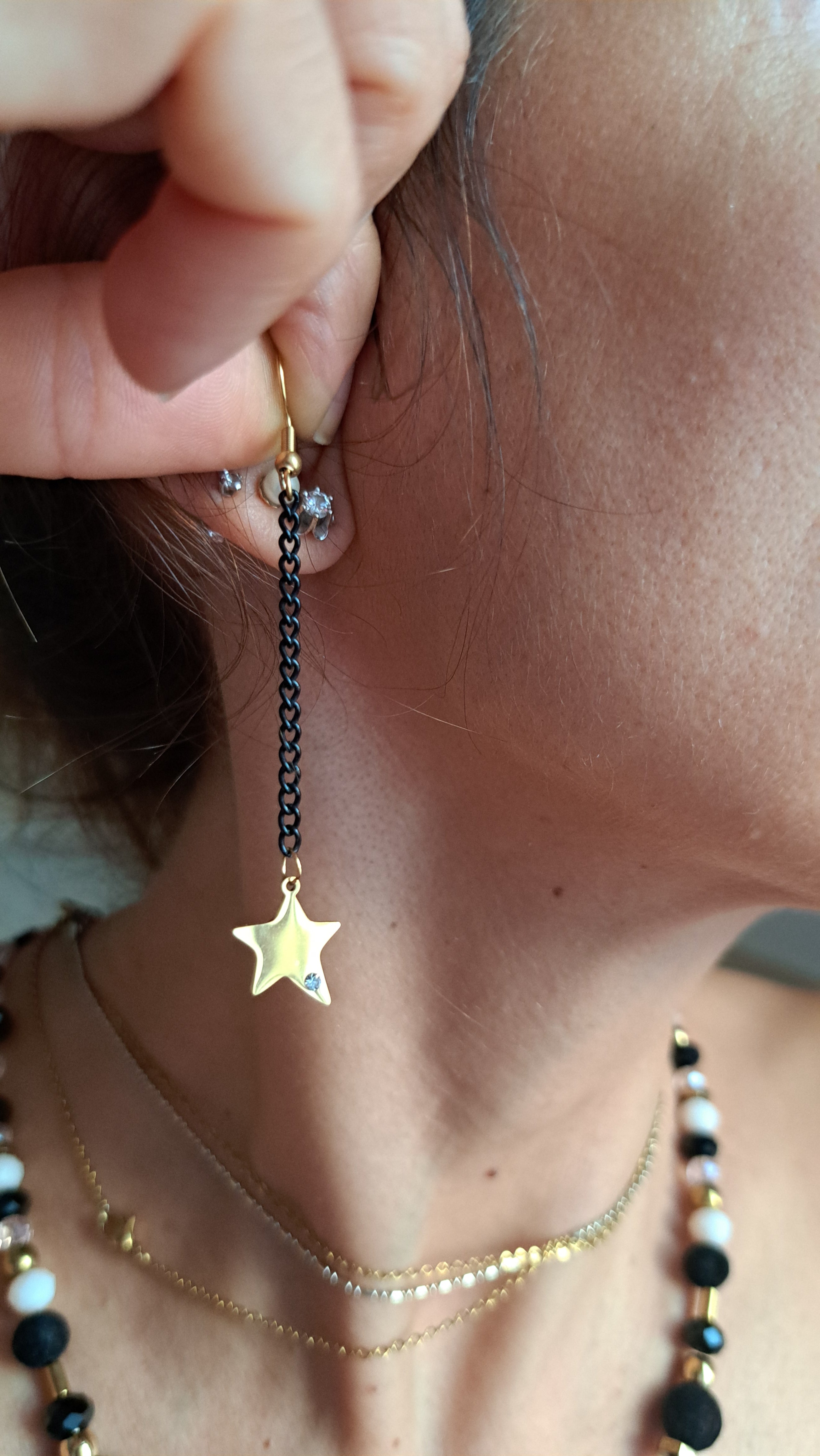 Σετ Κολιέ & Μακριά Σκουλαρίκια Αστεράκια σε Μαύρο–Χρυσό | Kallαίσθησις