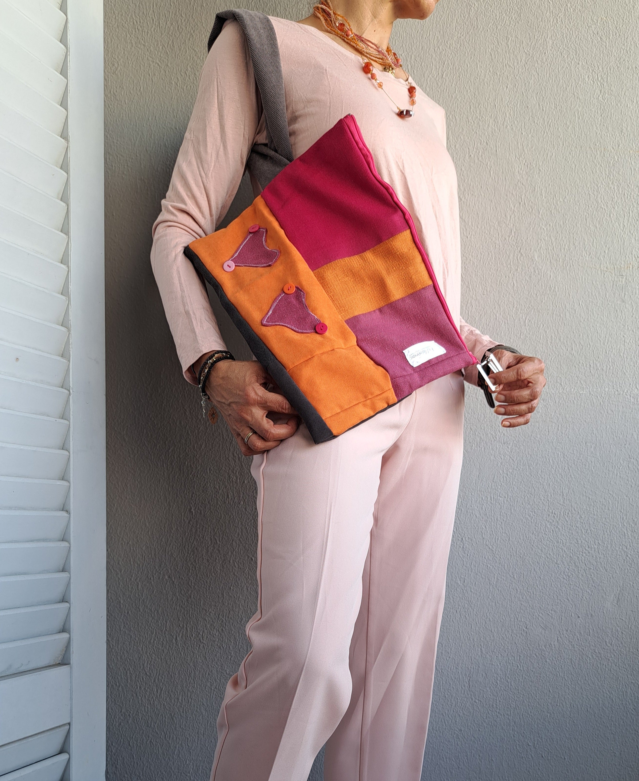 Πολύχρωμη χειροποίητη τσάντα ώμου με patchwork λεπτομέρειες | kallαίσθησις