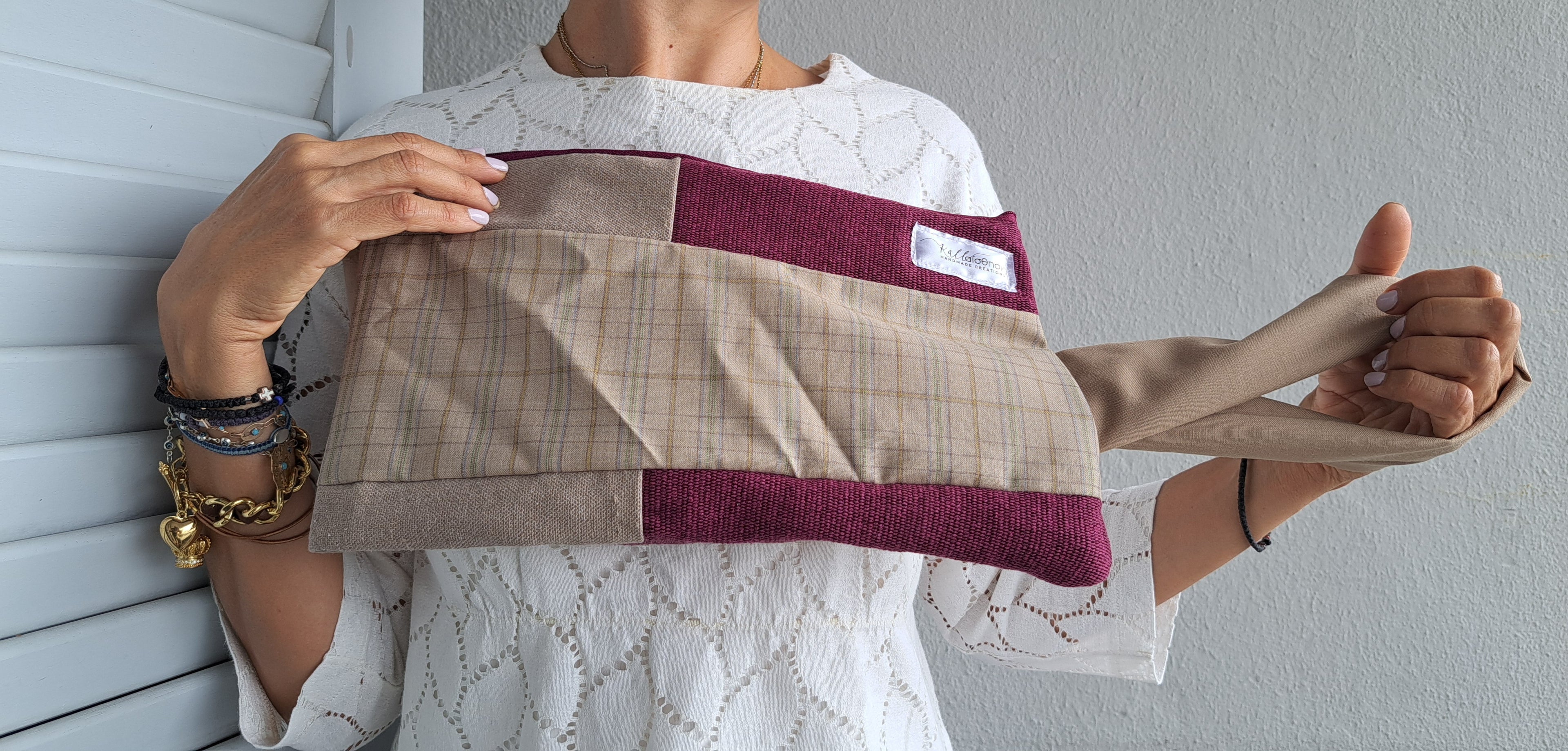 Τσαντάκι χειρός σε μπεζ και μπορντό patchwork | kallαίσθησις