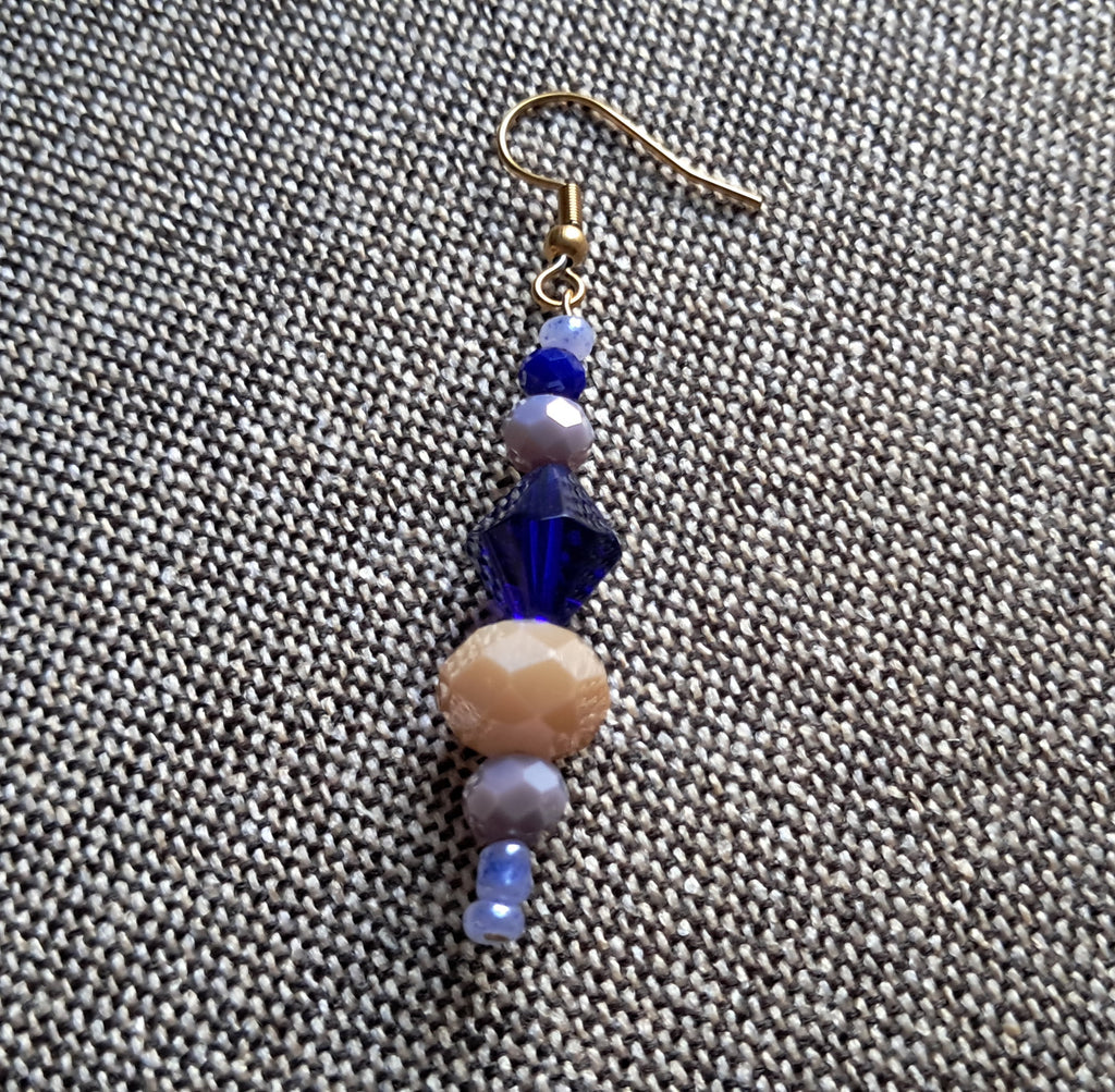 Σκουλαρίκια με γυάλινες μωβ και μπεζ χάντρες | kallαίσθησις