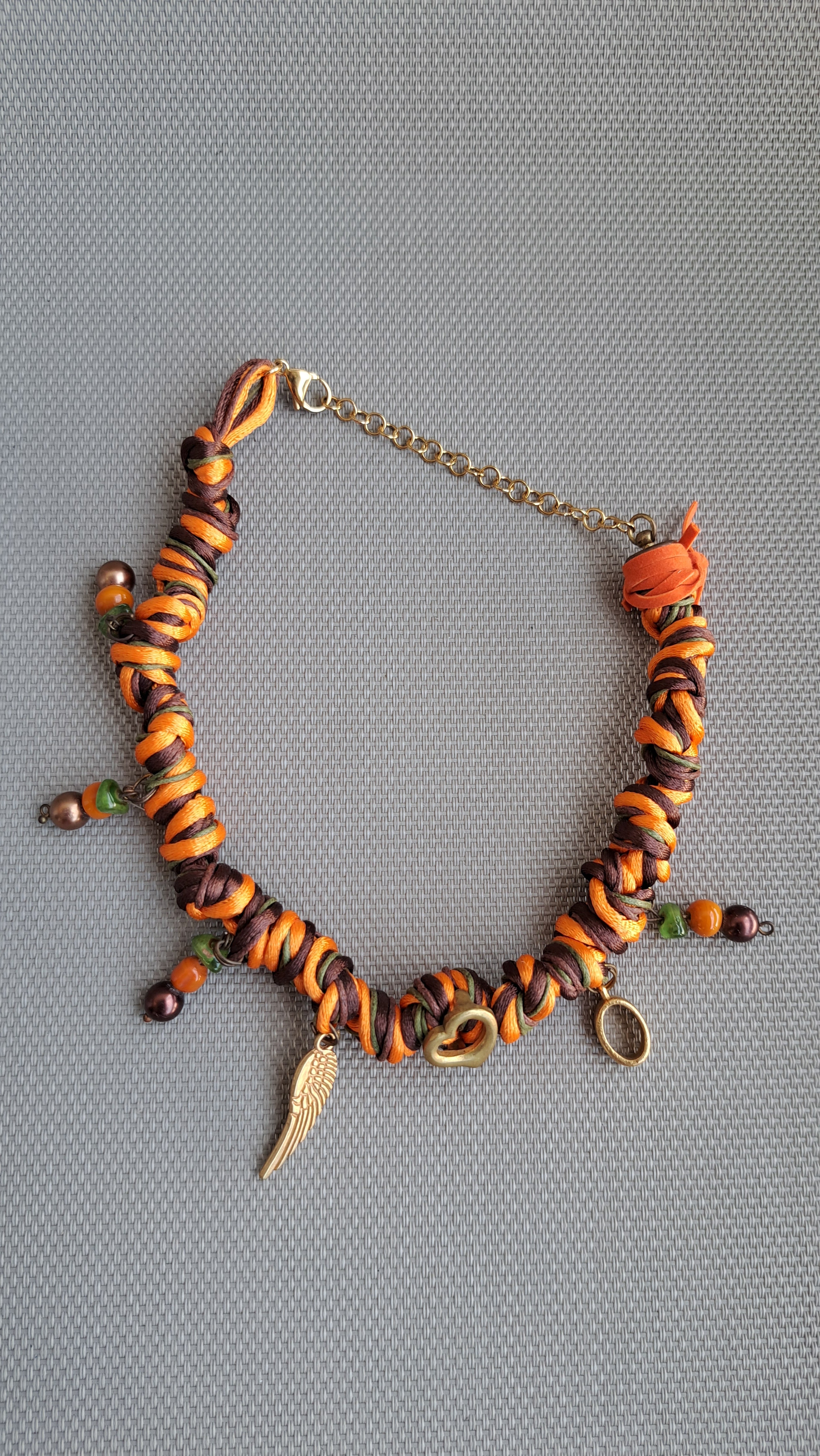 Κολιέ με κορδέλες και μεταλλικά στοιχεία | kallαίσθησις