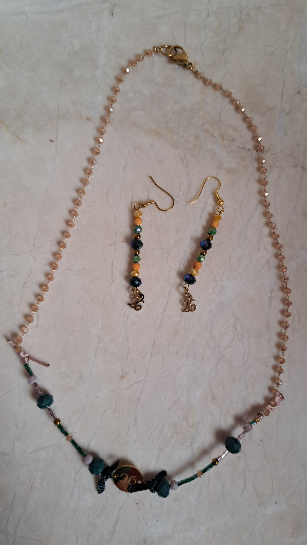 Σετ Κολιέ & Σκουλαρίκια “26” με Πράσινες & Χρυσές Χάντρες | Kallαίσθησις