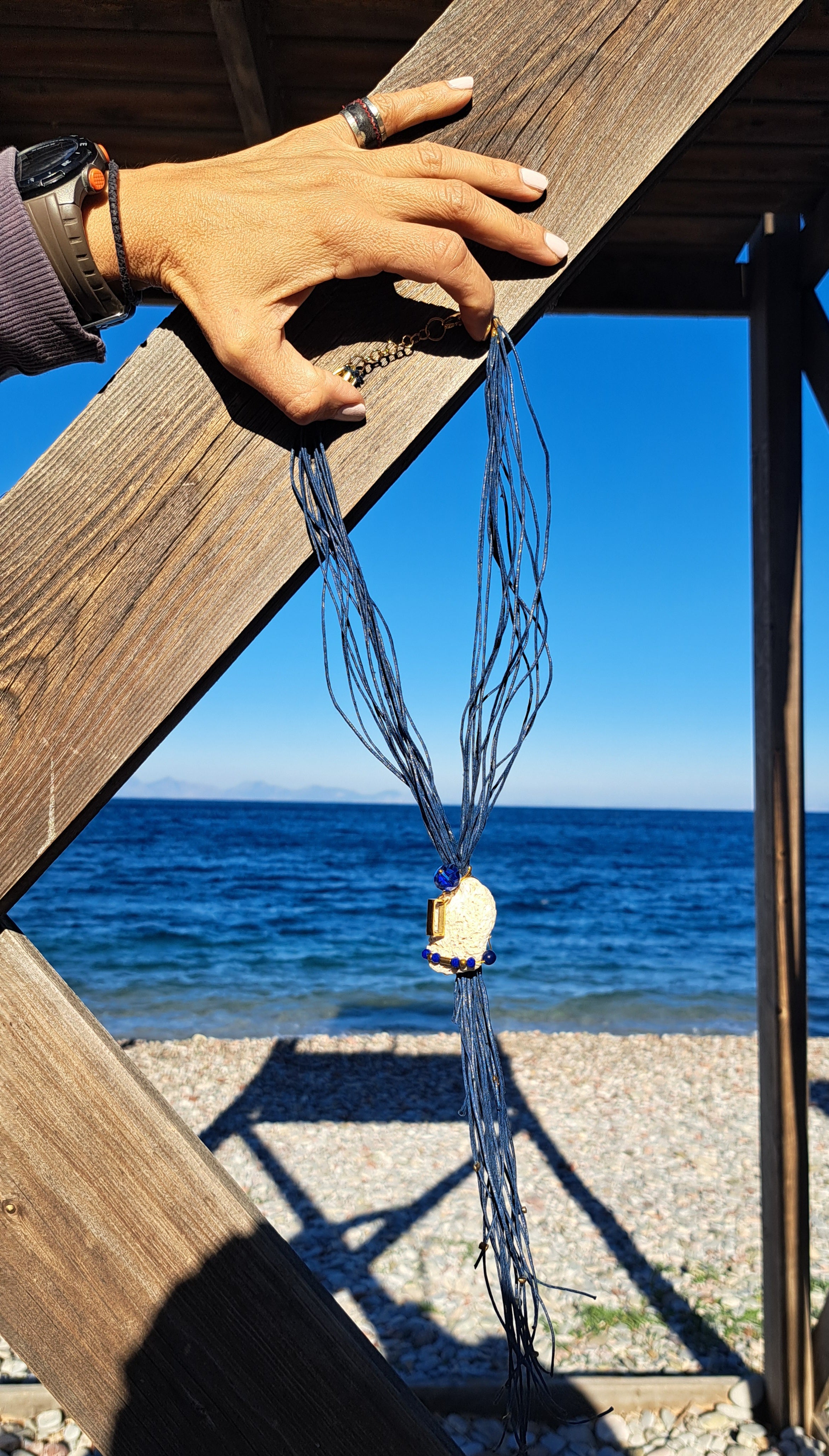 Κολιέ Θαλασσινή Πέτρα & Μπλε Νήματα | Kallαίσθησις