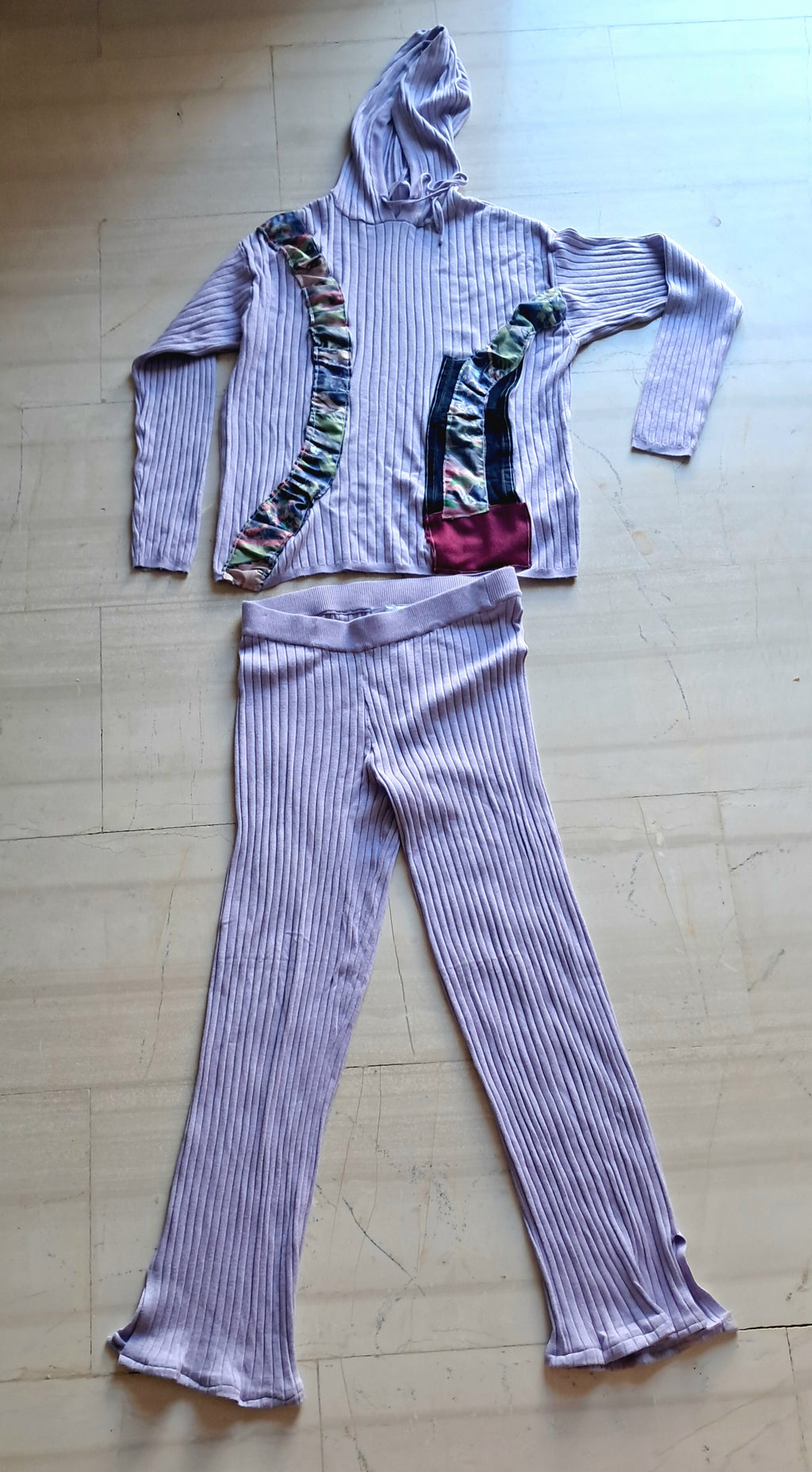 Χειροποίητο σετ λιλά – μπλούζα με κουκούλα & παντελόνι| kallαίσθησις