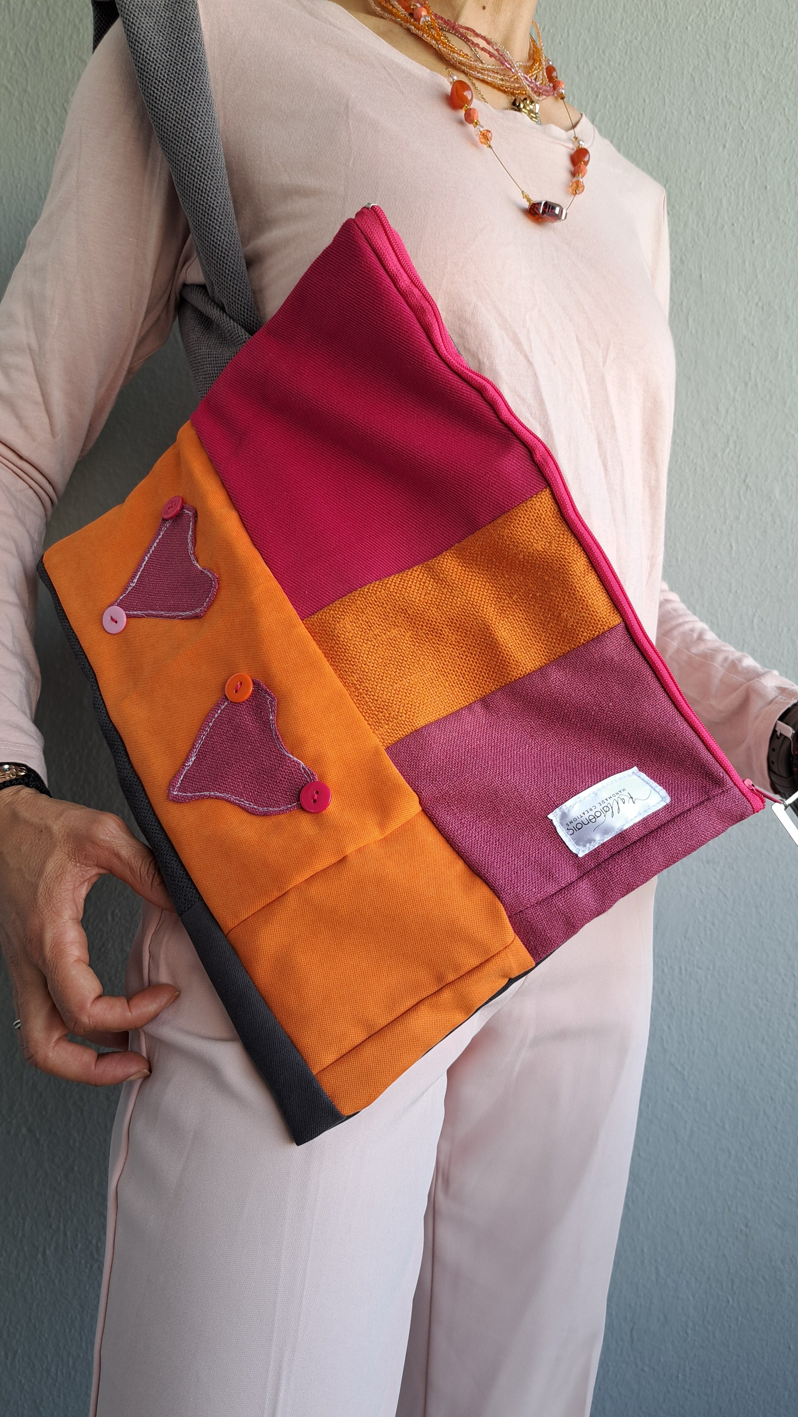 Πολύχρωμη χειροποίητη τσάντα ώμου με patchwork λεπτομέρειες | kallαίσθησις