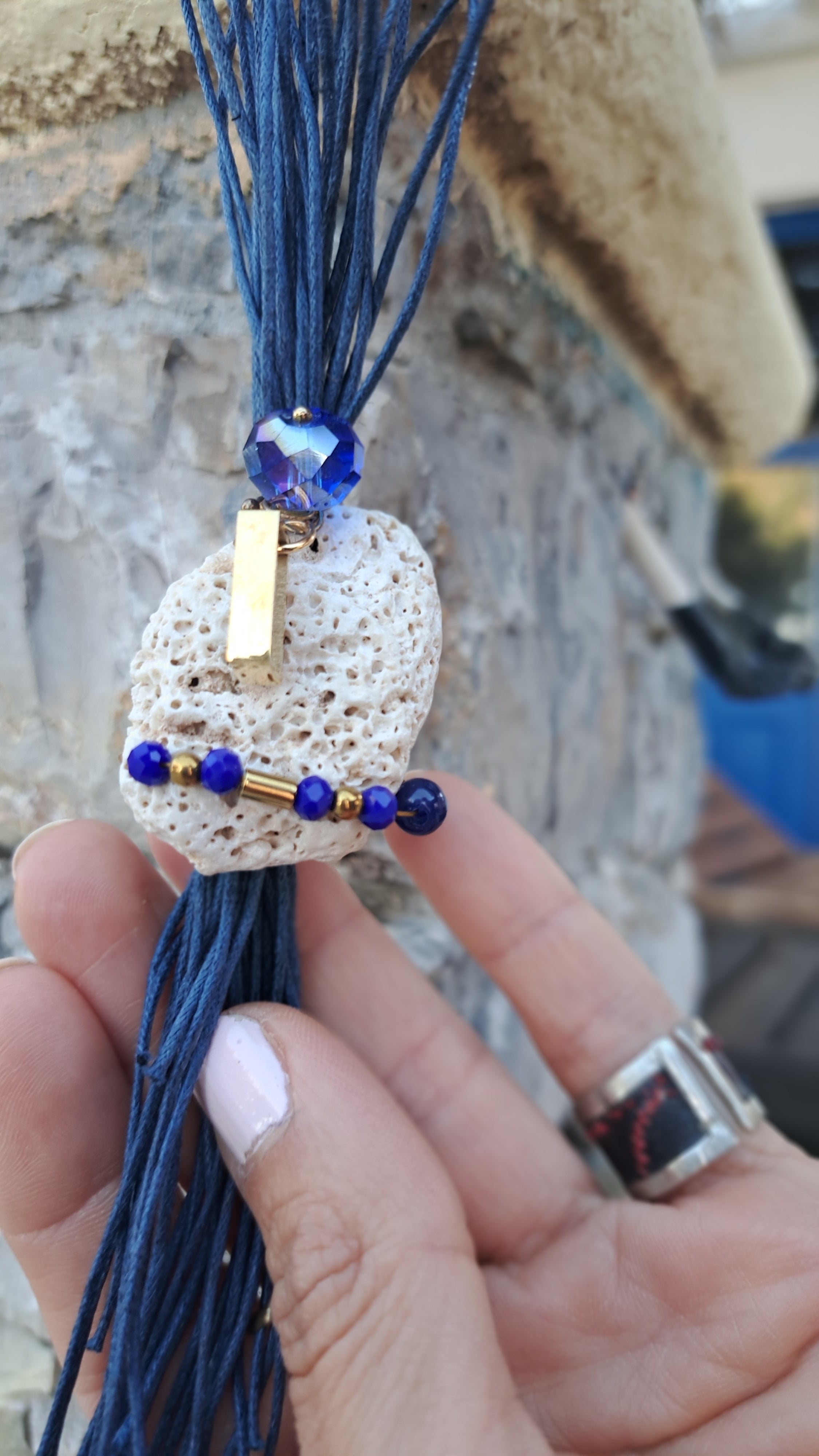 Κολιέ Θαλασσινή Πέτρα & Μπλε Νήματα | Kallαίσθησις