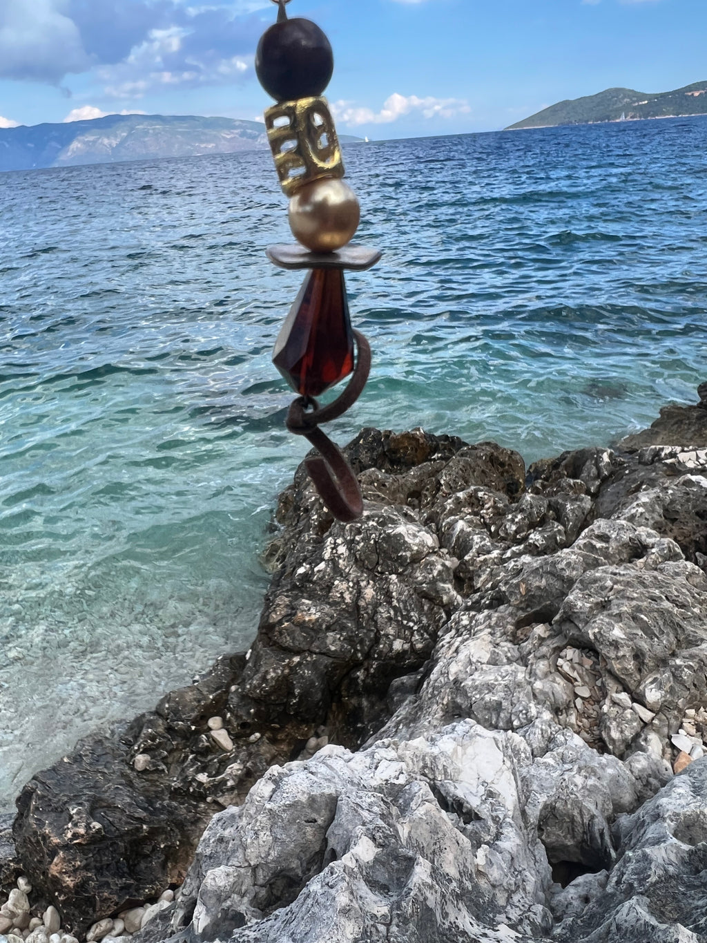 Χειροποίητα Σκουλαρίκια με Χάντρες & Χρυσές Λεπτομέρειες | Kallαισθησις