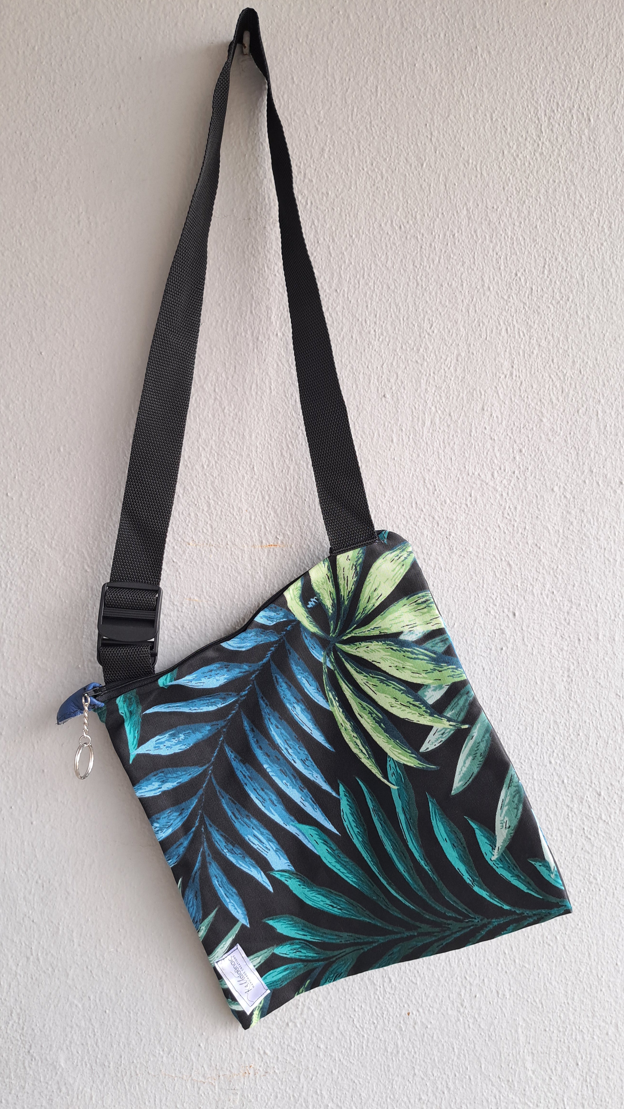 Τσάντα ώμου με tropical σχέδιο σε αποχρώσεις του μπλε και του πράσινου | kallαίσθησις