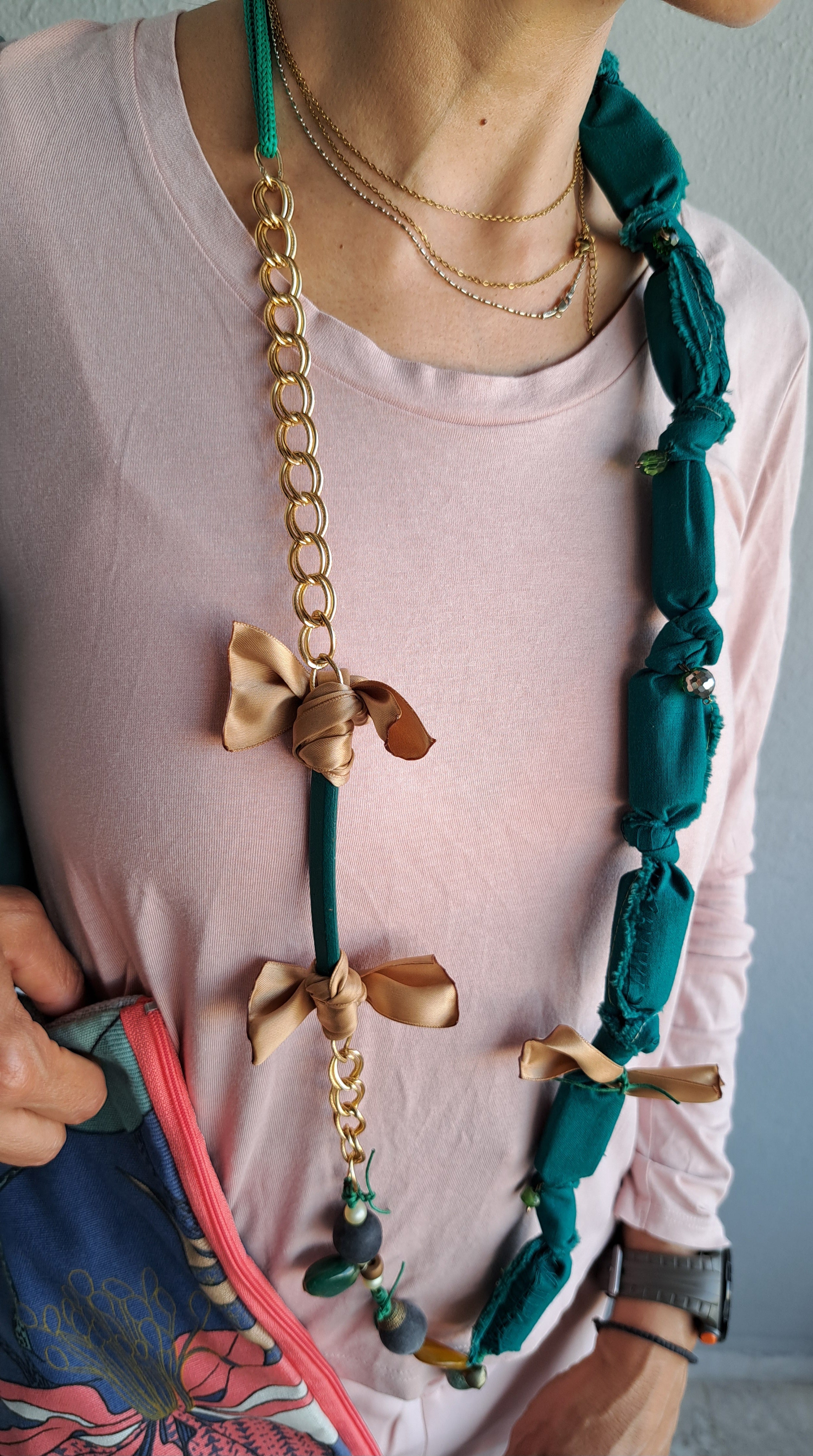 Κολιέ με ύφασμα, χάντρες και φιόγκους| kallαίσθησις