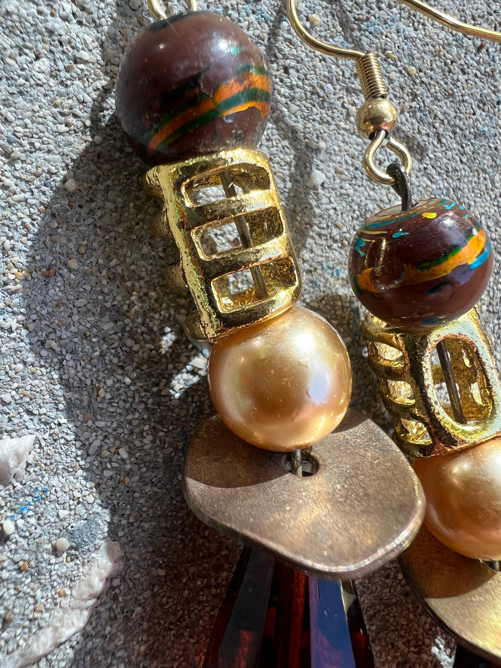 Χειροποίητα Σκουλαρίκια με Χάντρες & Χρυσές Λεπτομέρειες | Kallαισθησις