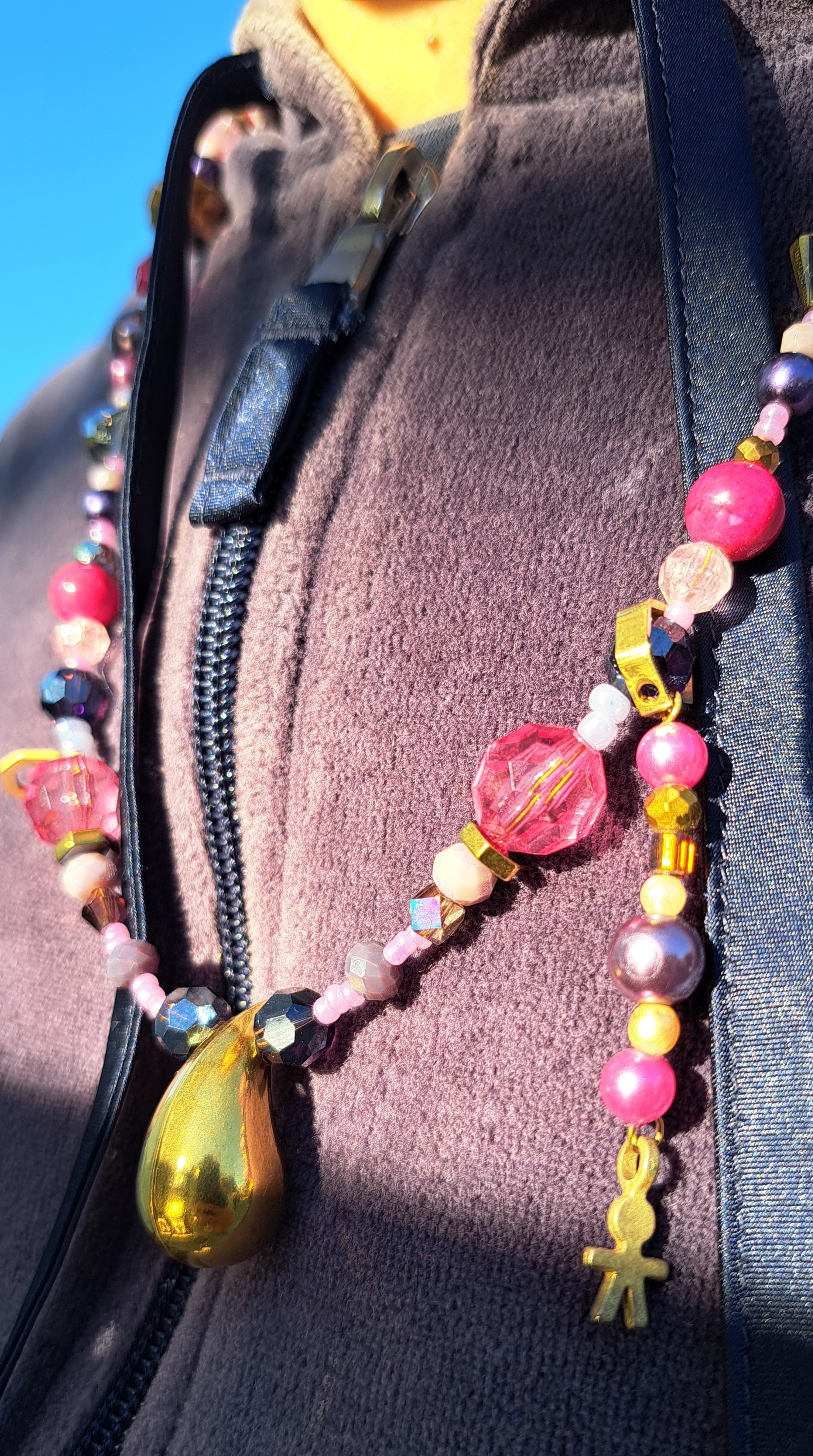 Κολιέ με Ροζ Χάντρες & Χρυσό Δάκρυ | Kallαίσθησις