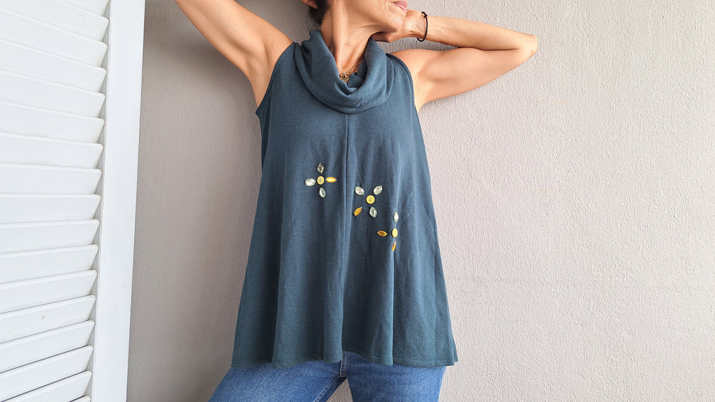 Αμάνικη μπλούζα με κεντητές λεπτομέρειες | kallαίσθησις