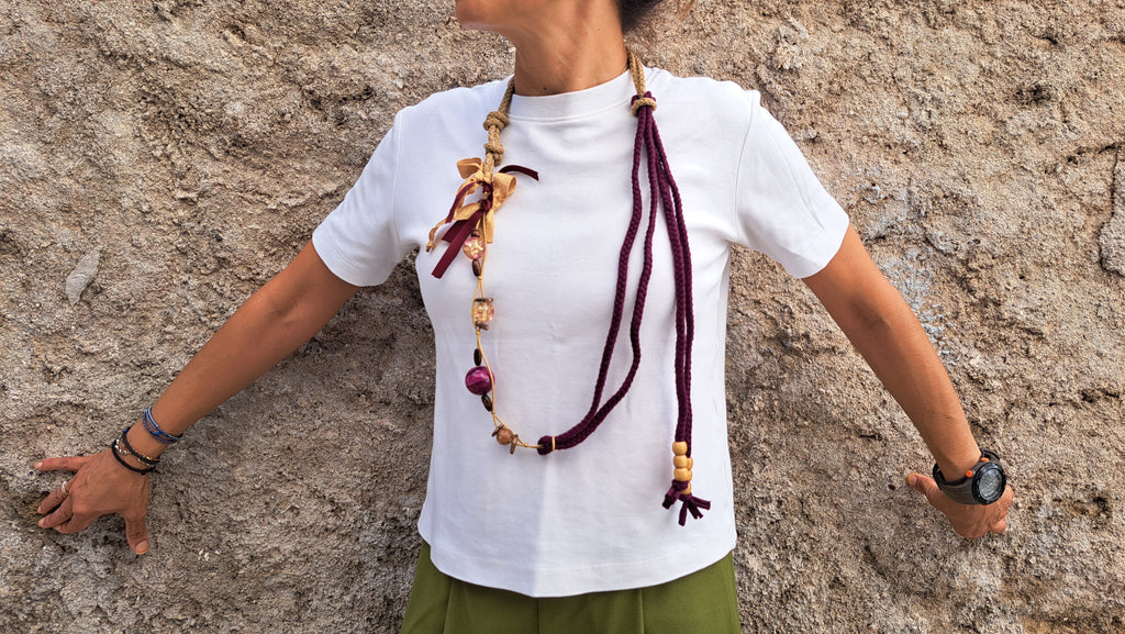 Χειροποίητο Κολιέ με Μπορντό Πλεκτό Κορδόνι & Καφέ Λεπτομέρειες | kallαίσθησις