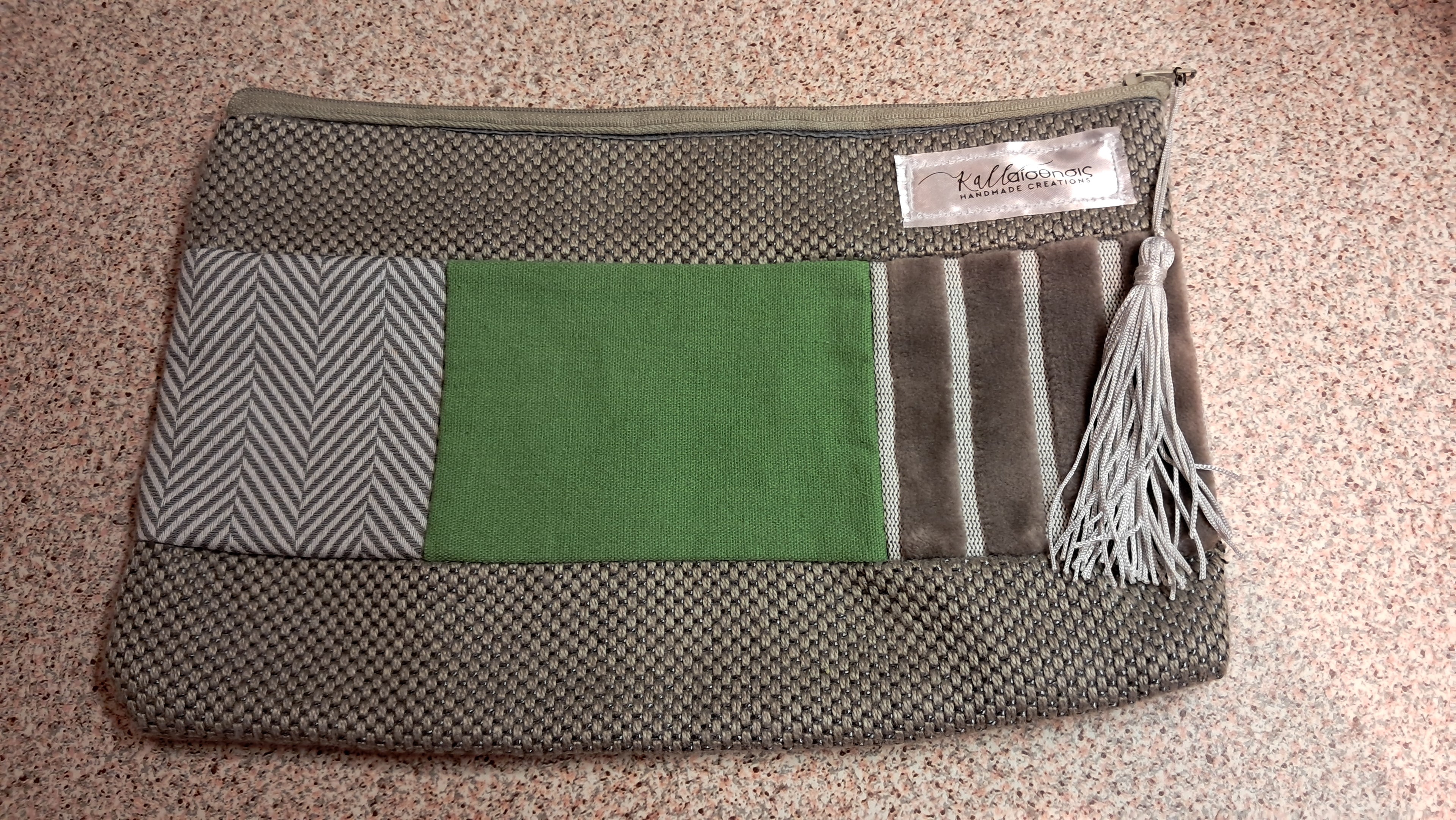 Χειροποίητο τσαντάκι σε πράσινο & γκρι | kallαίσθησις