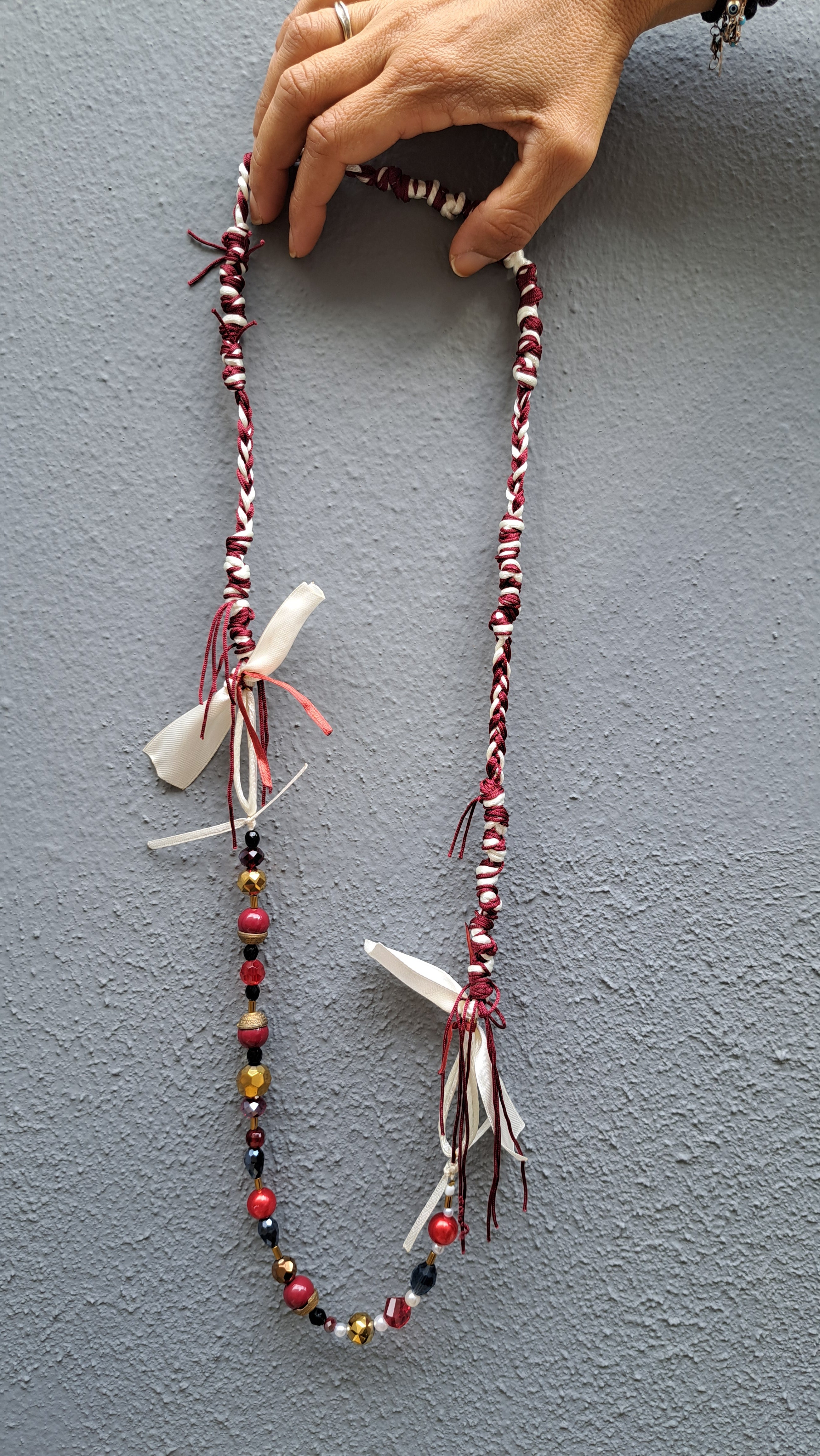 Μακρύ Χειροποίητο Κολιέ με Κόκκινες & Χρυσές Χάντρες | kallαίσθησις