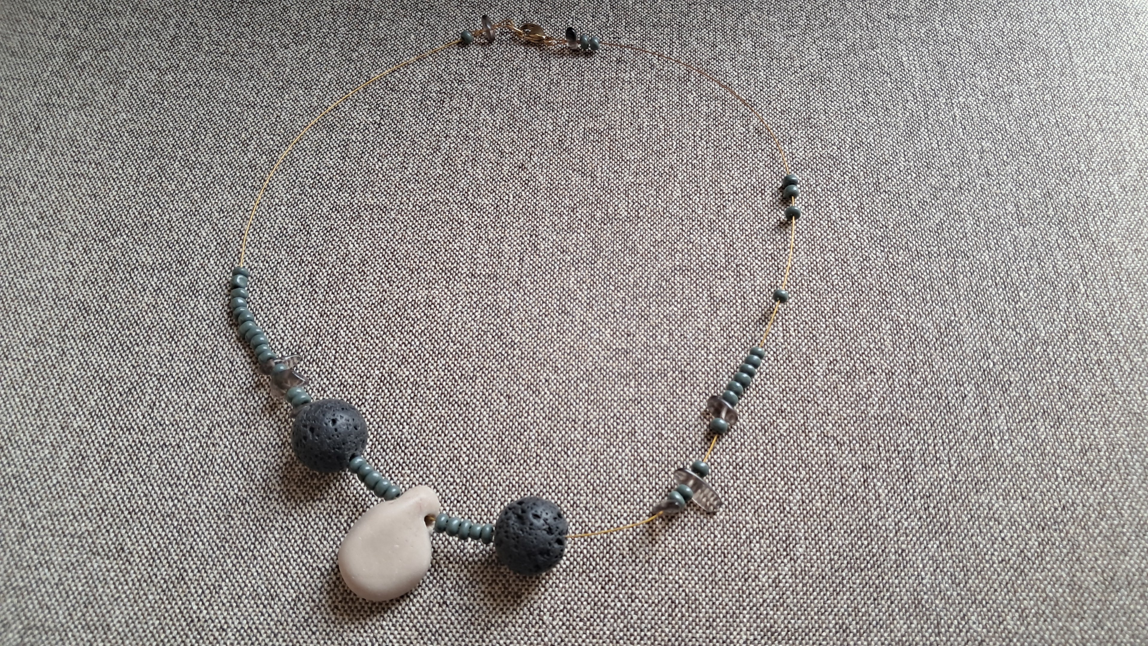 Κολιέ με ηφαιστειακές & φυσικές πέτρες | kallαίσθησις