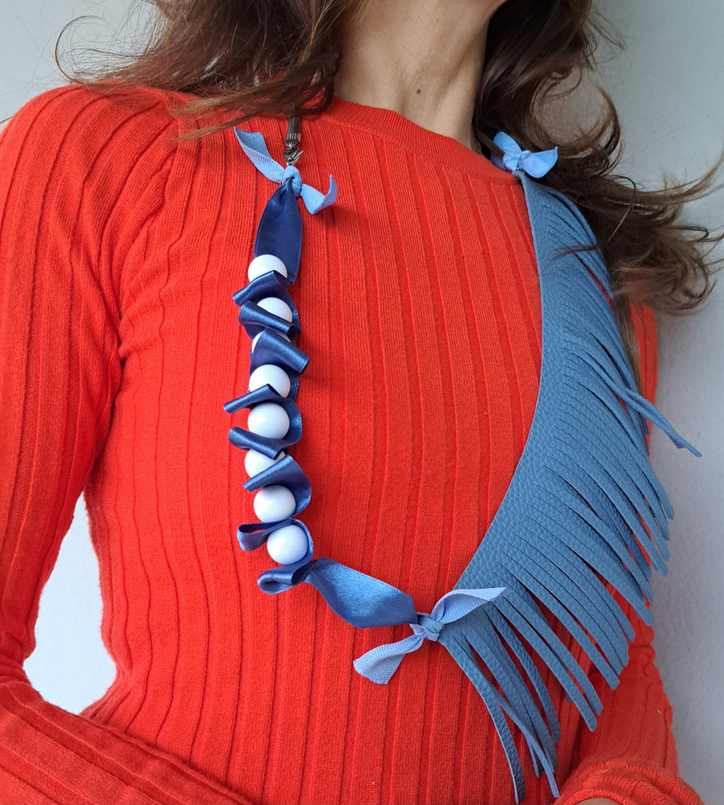 Μπλε Statement Κολιέ με Κορδέλα & Κρόσσια | Kallαίσθησις