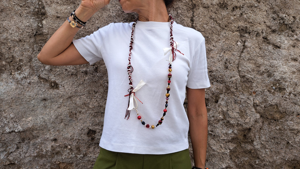 Μακρύ Χειροποίητο Κολιέ με Κόκκινες & Χρυσές Χάντρες | kallαίσθησις