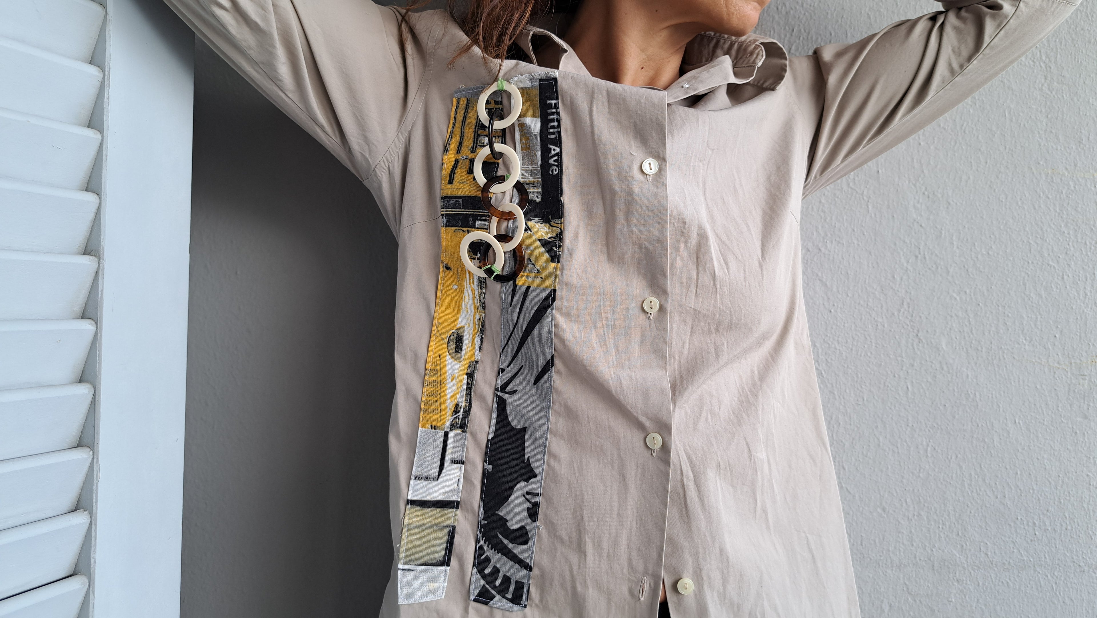 Μακρύ πουκάμισο με διακοσμητικούς κρίκους | kallαίσθησις