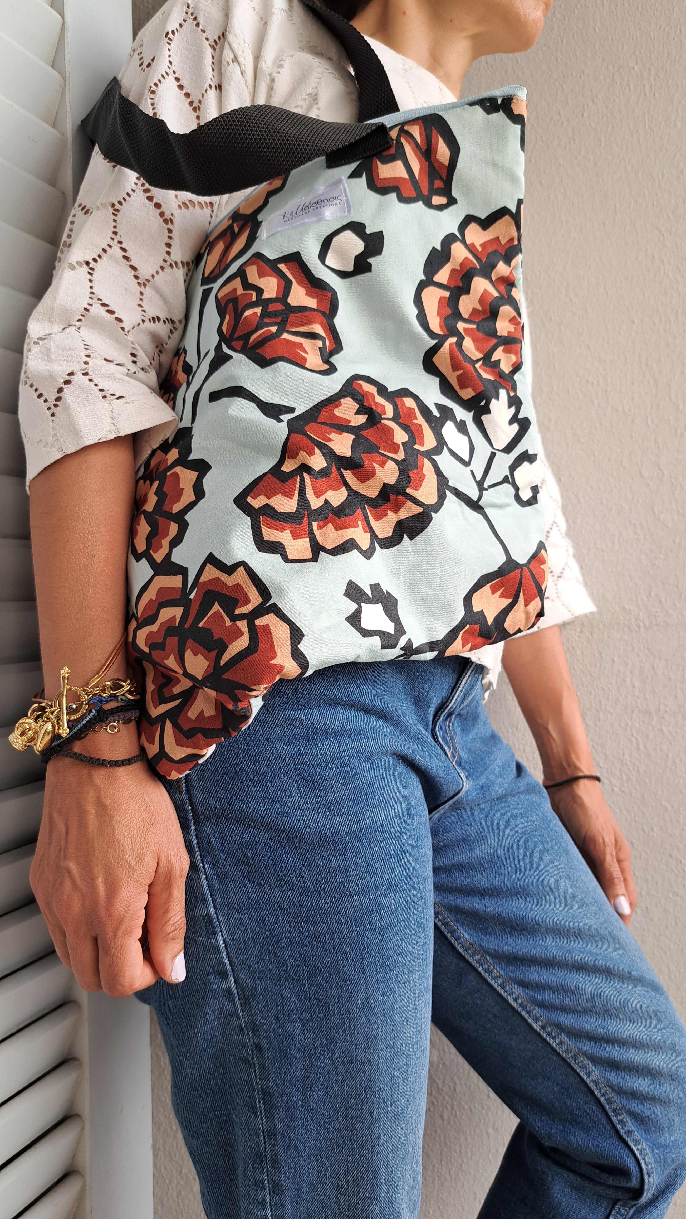 Τσάντα ώμου με floral σχέδιο σε αποχρώσεις της τερακότας | kallαίσθησις