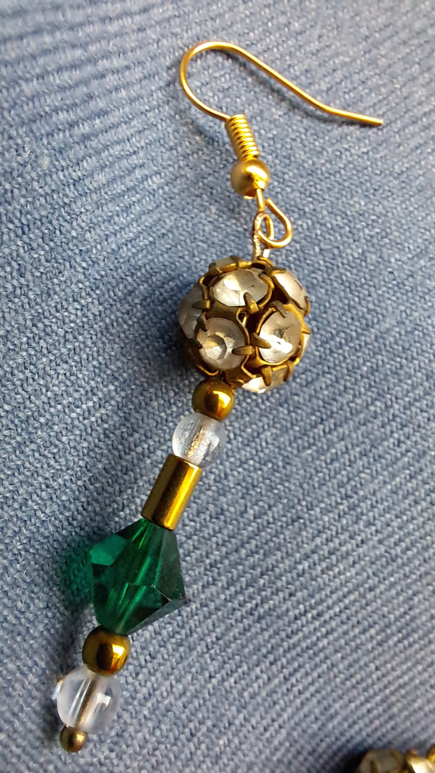 Σκουλαρίκια emerald & gold sparkle | kallαίσθησις